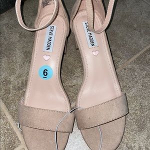 NWOT Nude Faux Suede Steve Madden Block Heels